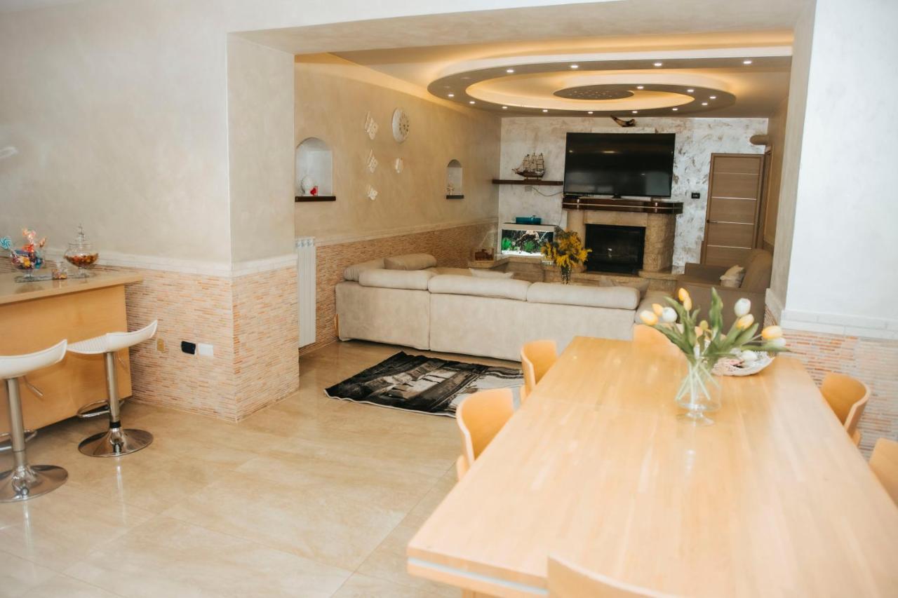 Villa Sweery Santa Maria a Vico Экстерьер фото
