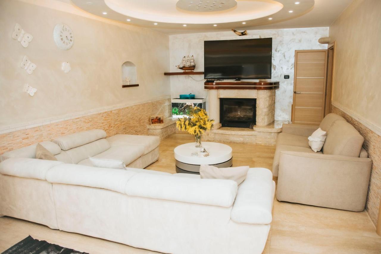 Villa Sweery Santa Maria a Vico Экстерьер фото