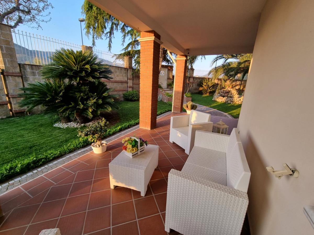 Villa Sweery Santa Maria a Vico Экстерьер фото